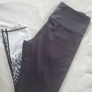Zyia light n tight grid leggings sz. 6-8